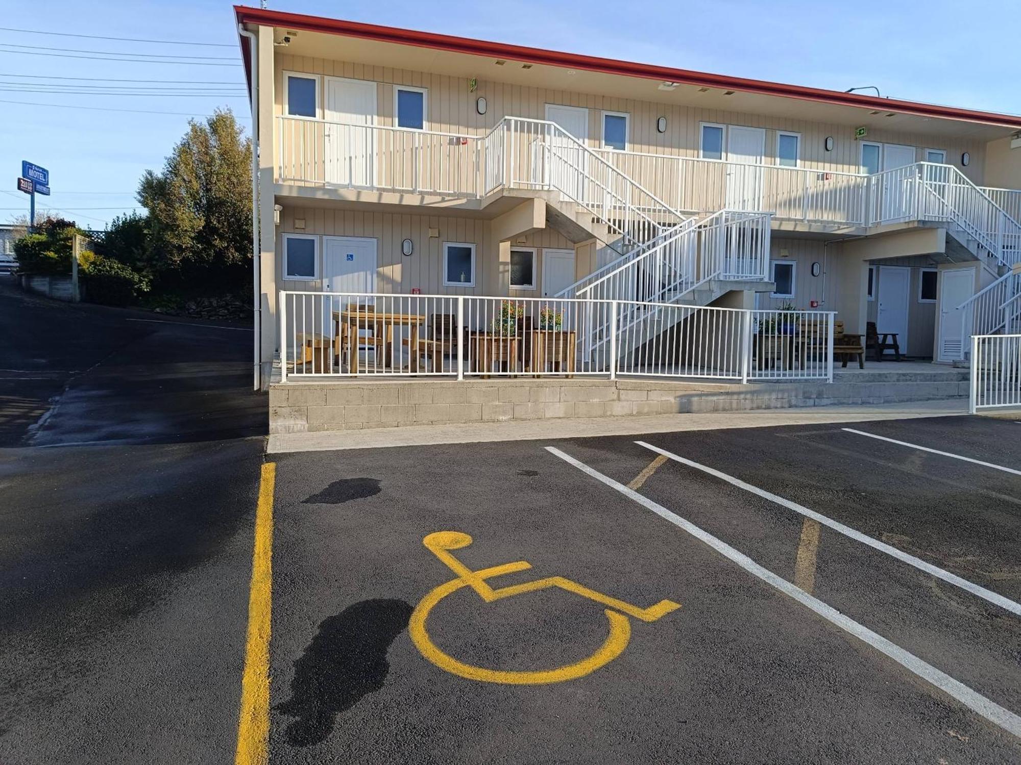 דנידין Bayfield Motel And Apartment מראה חיצוני תמונה