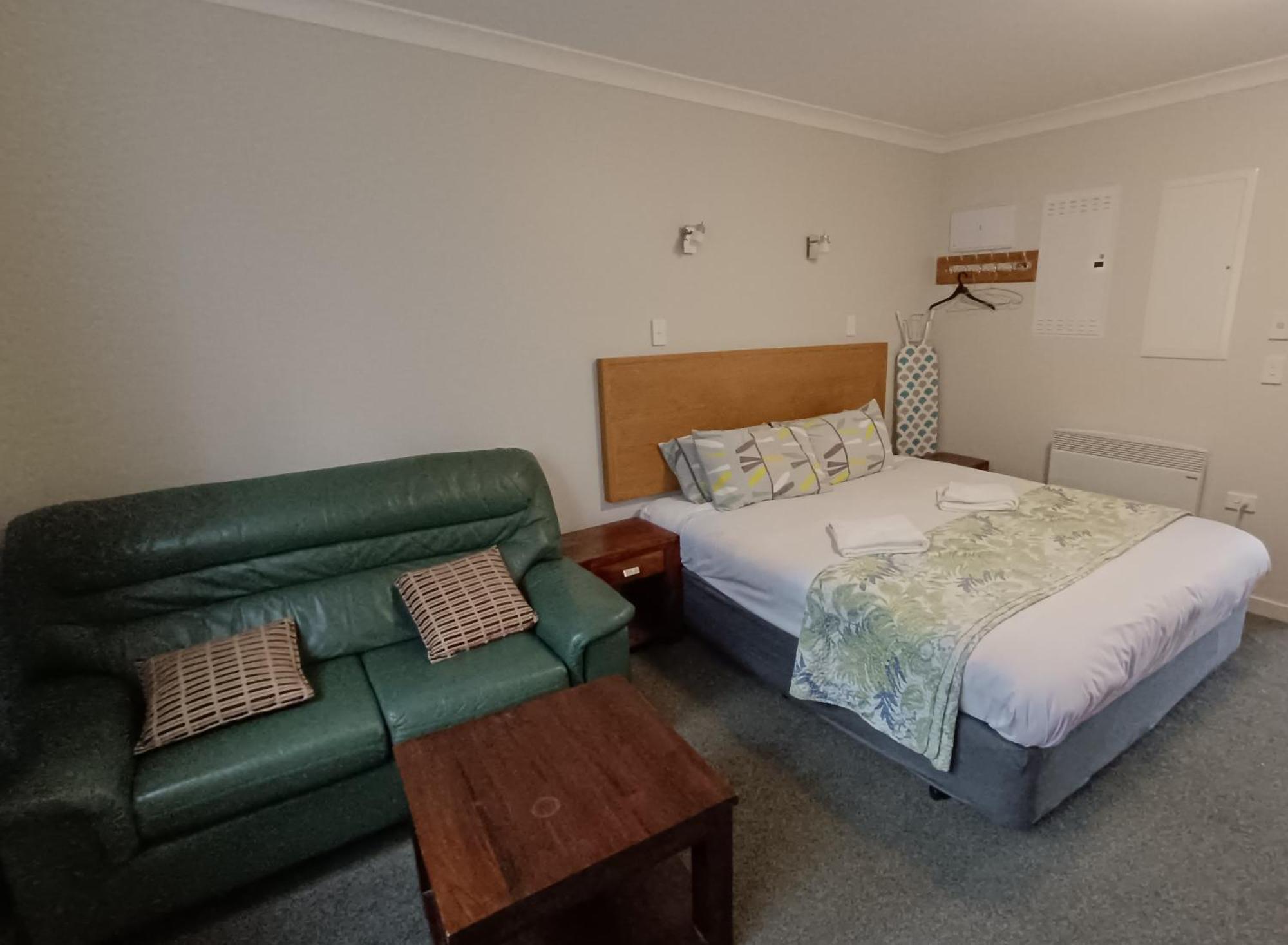 דנידין Bayfield Motel And Apartment מראה חיצוני תמונה
