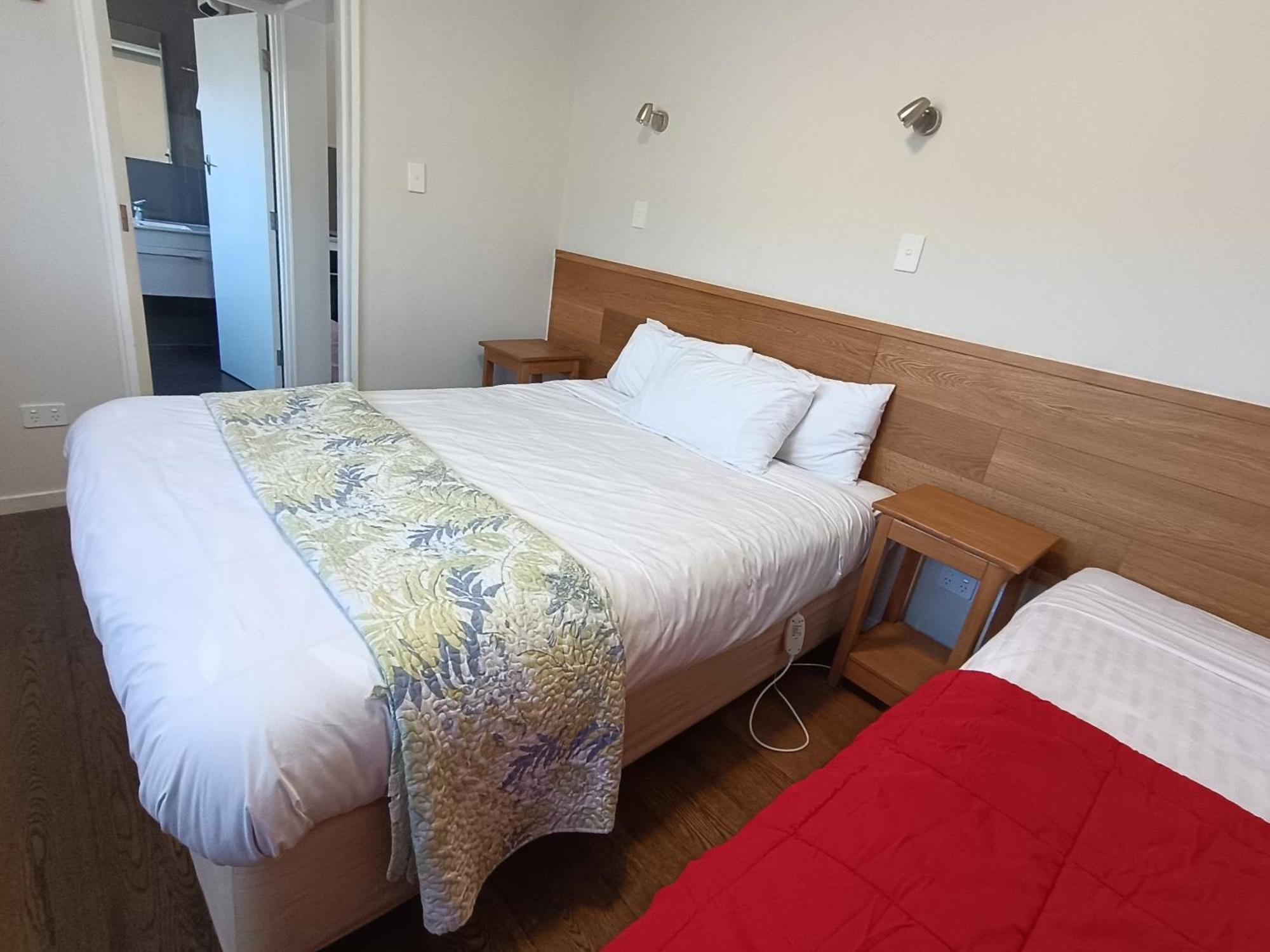 דנידין Bayfield Motel And Apartment מראה חיצוני תמונה