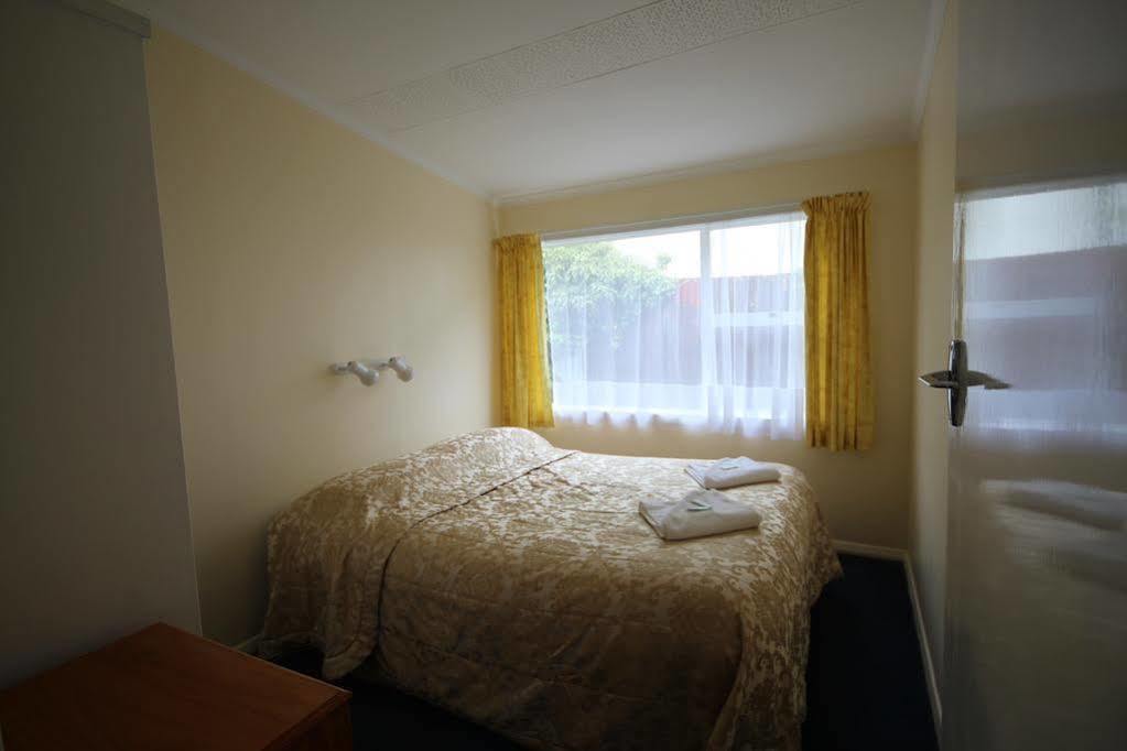 דנידין Bayfield Motel And Apartment מראה חיצוני תמונה