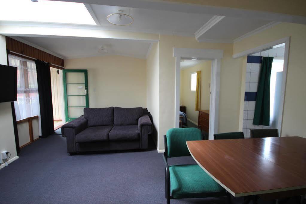 דנידין Bayfield Motel And Apartment מראה חיצוני תמונה